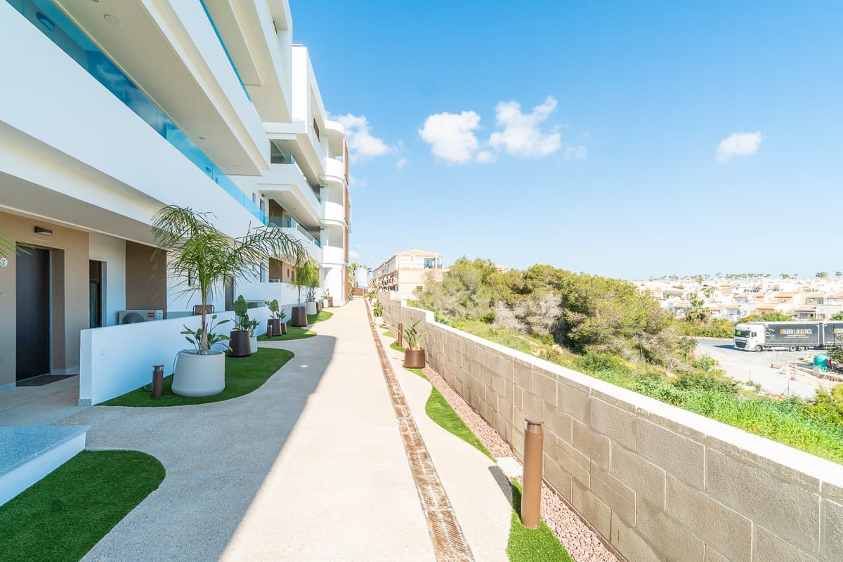 Ground-floor apartment 2 bed. in Orihuela Costa 7