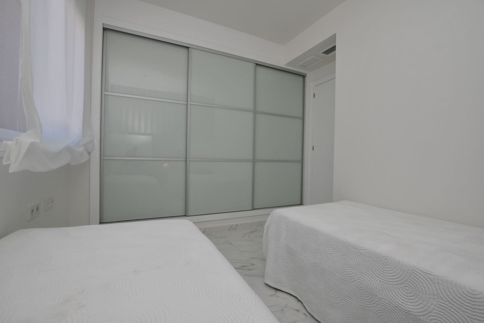 Bungalow na piętrze 2 sypialnia w San Miguel de Salinas 5