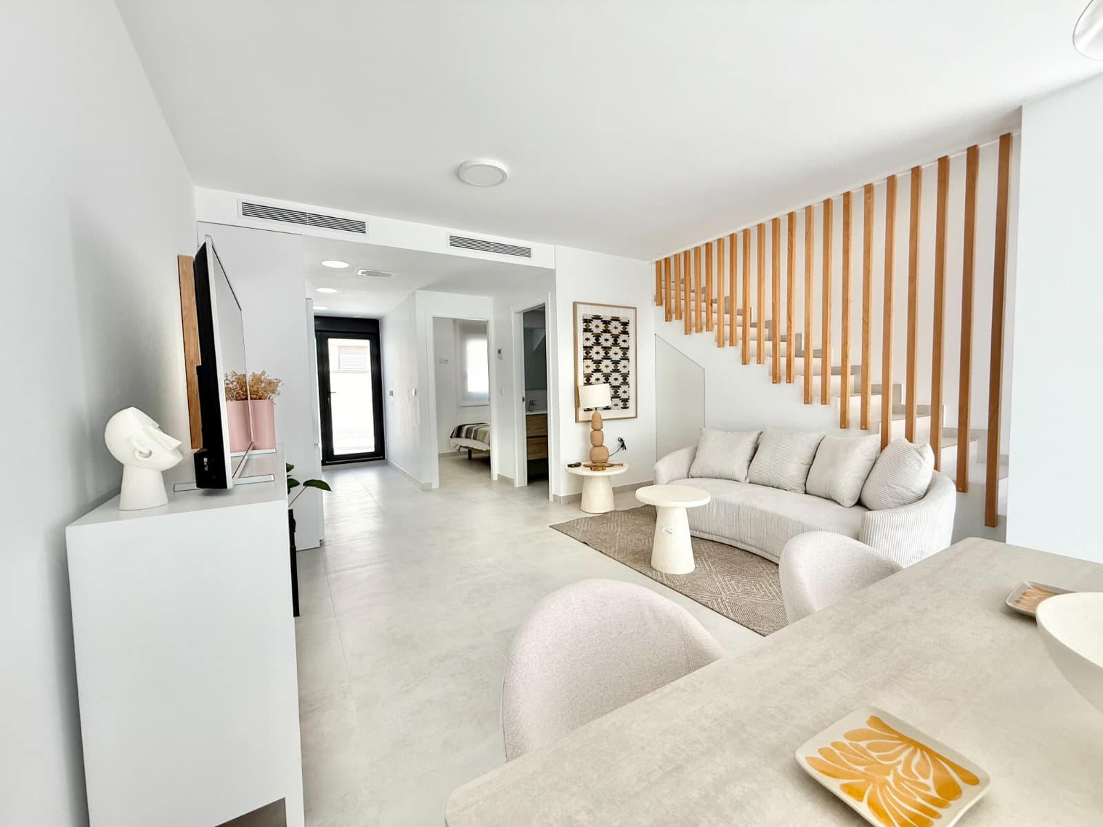 Top-floor bungalow 2 bed. in Cox 6