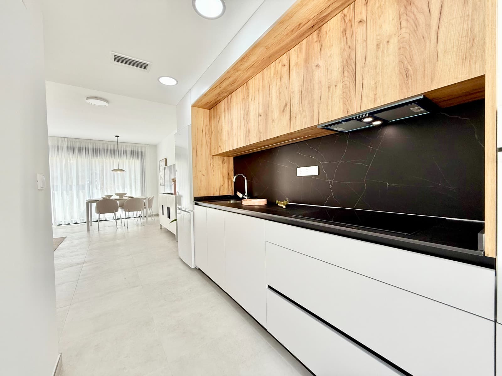 Top-floor bungalow 2 bed. in Cox 7