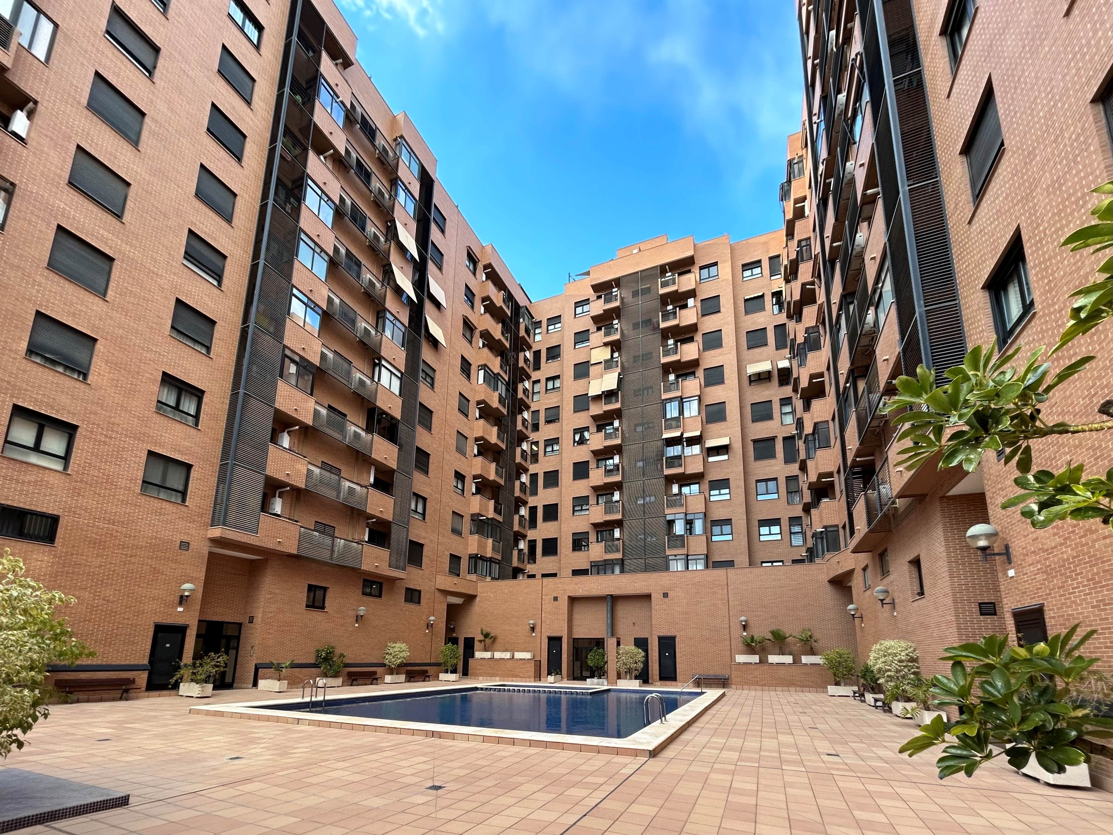 شقة في الطابق الأرضي 1 غرفة في Alicante (Alacant) 3