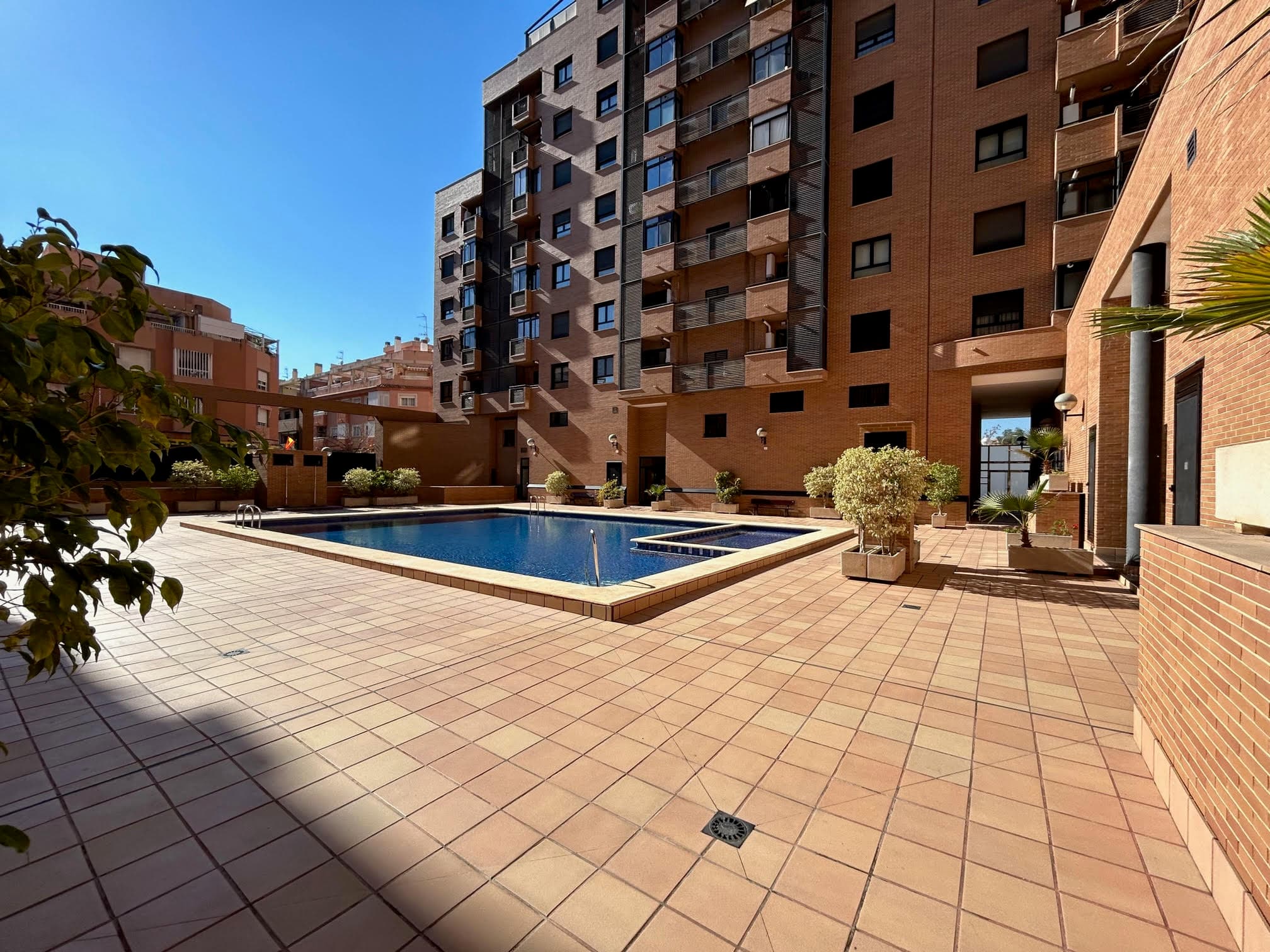 شقة في الطابق الأرضي 1 غرفة في Alicante (Alacant) 5