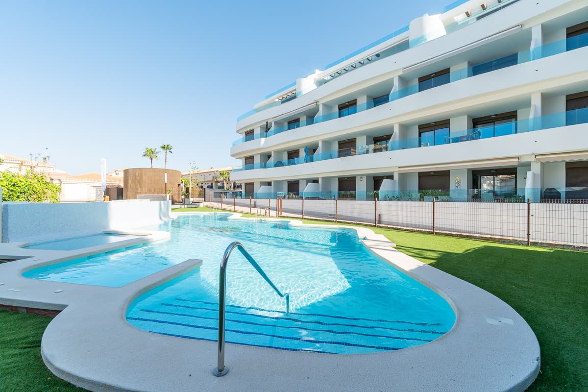 Földszinti lakás Orihuela Costa városában