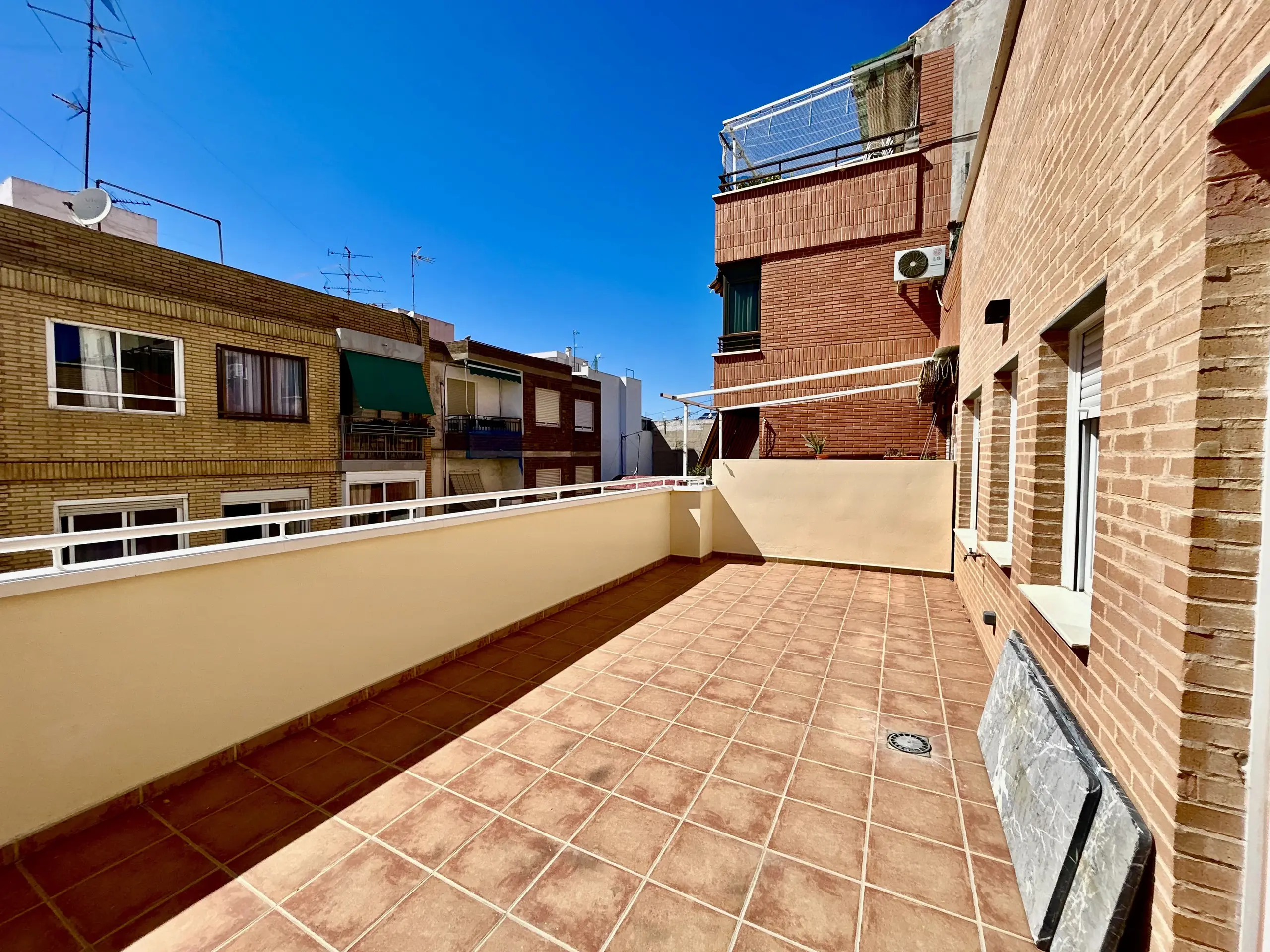 Apartamento no rés-do-chão 1 qto. em Alicante (Alacant) 2
