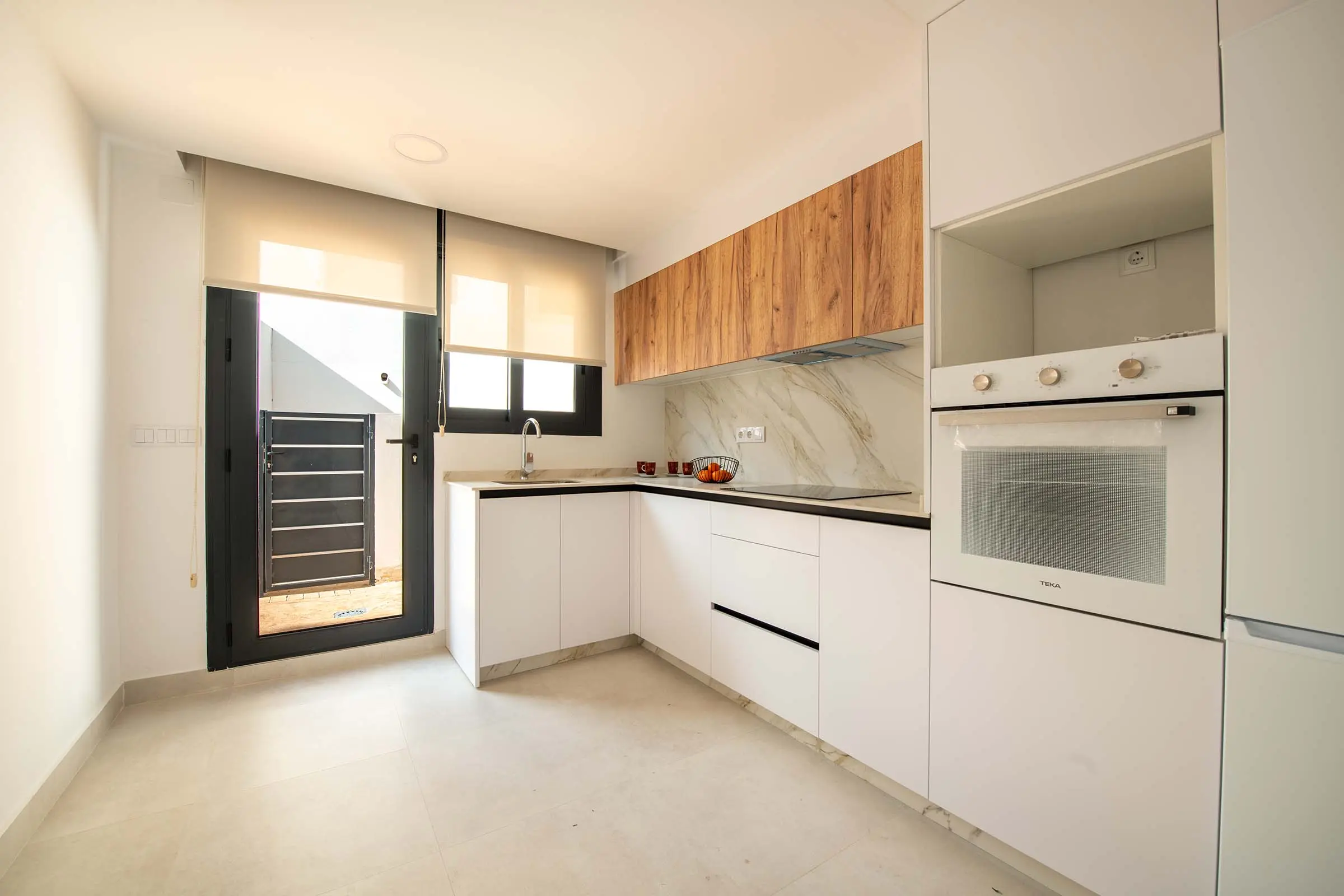 Casă înșiruită 3 dorm. în Cox 9